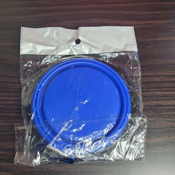 Collapsible dog bowl 🐾 NEW in bag 🐾 - Picture 2 of 4